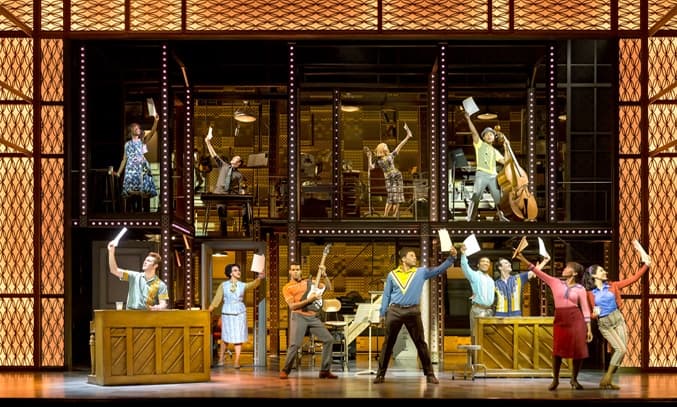 The cast of BEAUTIFUL: THE CAROLE KING MUSICAL UK Tour