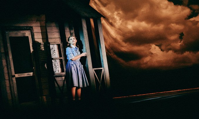 Holly Tandy as Dorothy in THE WIZARD OF OZ